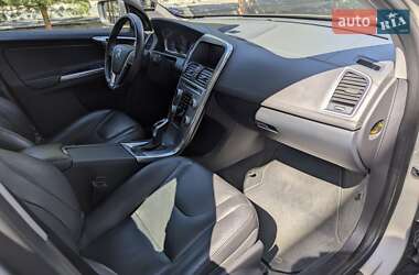 Внедорожник / Кроссовер Volvo XC60 2017 в 