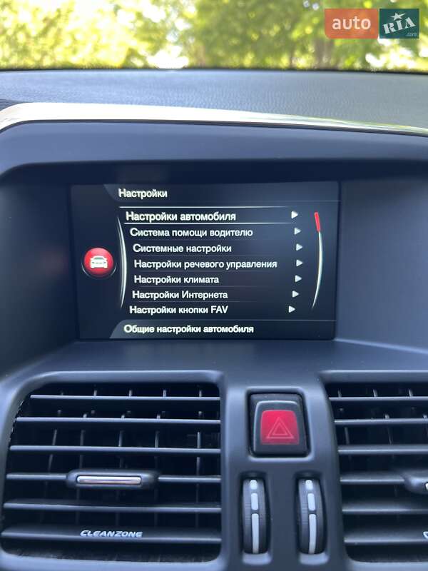 Внедорожник / Кроссовер Volvo XC60 2016 в Нововолынске