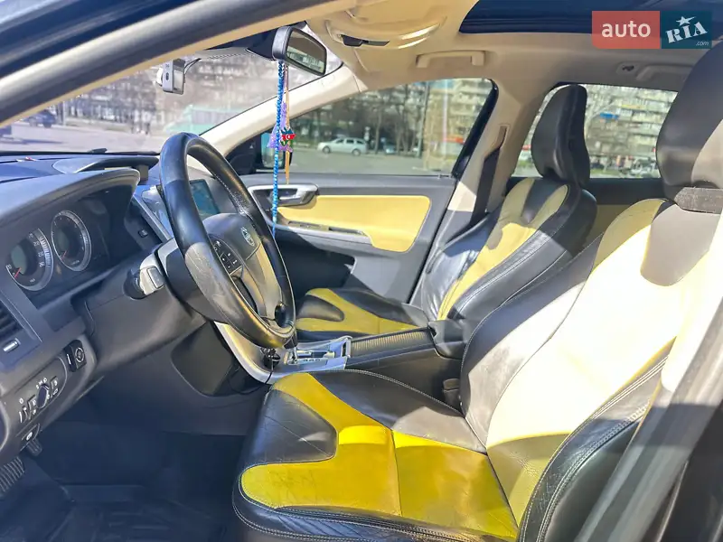 Позашляховик / Кросовер Volvo XC60 2009 в 
