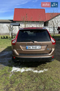 Внедорожник / Кроссовер Volvo XC60 2013 в 
