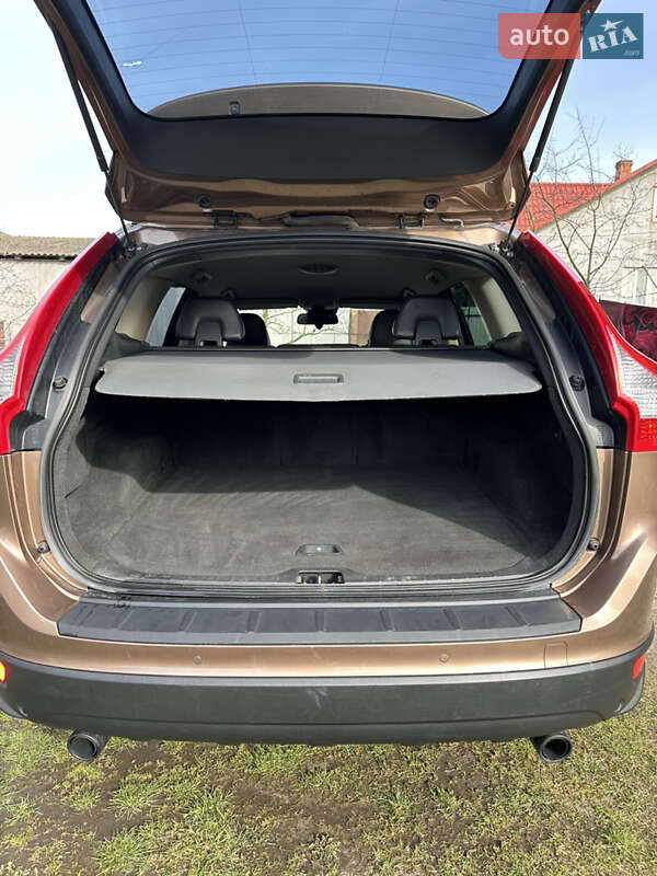 Внедорожник / Кроссовер Volvo XC60 2013 в Ровно