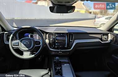 Внедорожник / Кроссовер Volvo XC60 2022 в 