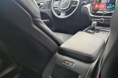 Внедорожник / Кроссовер Volvo XC60 2022 в 