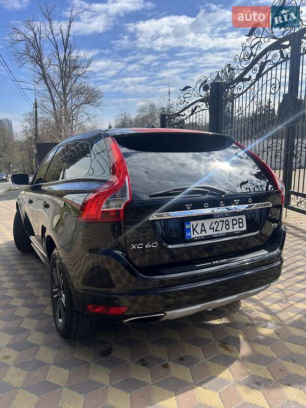 Позашляховик / Кросовер Volvo XC60 2015 в Києві