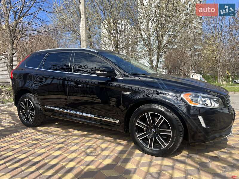 Позашляховик / Кросовер Volvo XC60 2015 в Києві