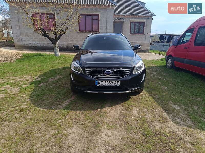 Внедорожник / Кроссовер Volvo XC60 2017 в 