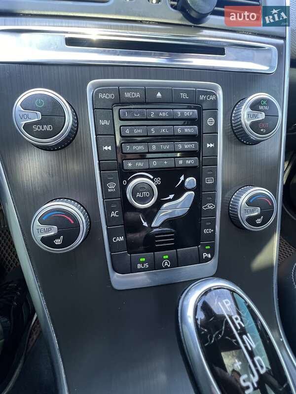 Позашляховик / Кросовер Volvo XC60 2015 в Києві