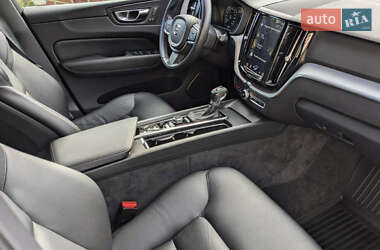 Внедорожник / Кроссовер Volvo XC60 2020 в 