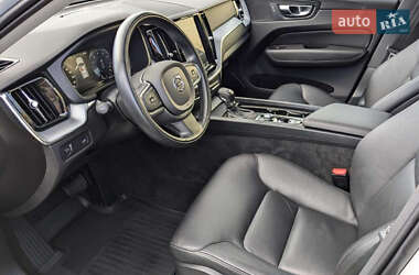 Внедорожник / Кроссовер Volvo XC60 2020 в 
