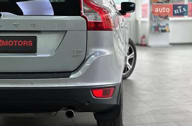 Внедорожник / Кроссовер Volvo XC60 2012 в 