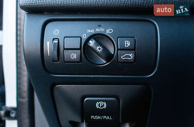 Внедорожник / Кроссовер Volvo XC60 2010 в 