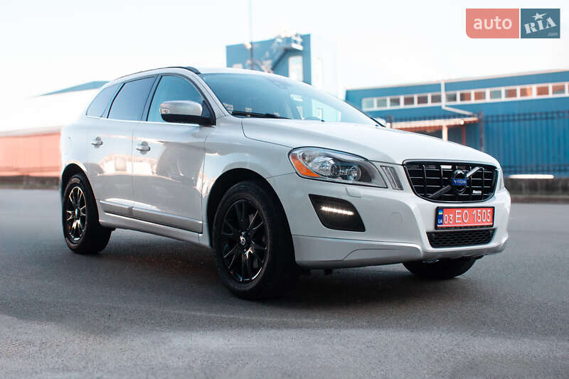 Внедорожник / Кроссовер Volvo XC60 2010 в Киеве