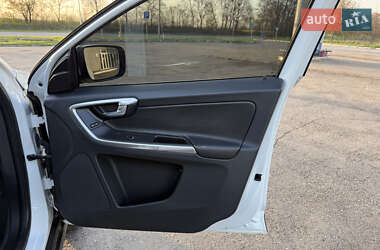 Внедорожник / Кроссовер Volvo XC60 2013 в 