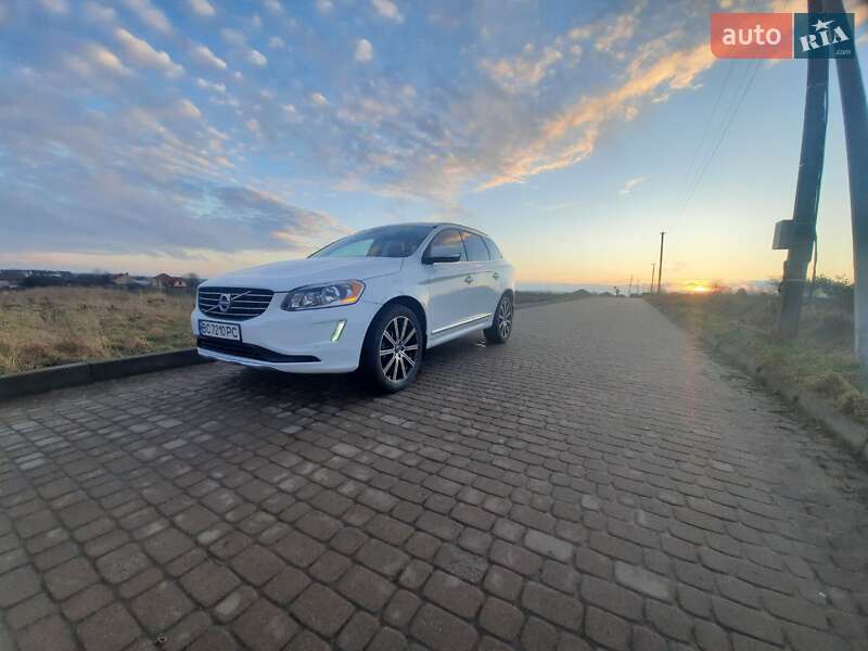 Позашляховик / Кросовер Volvo XC60 2014 в 