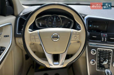 Внедорожник / Кроссовер Volvo XC60 2015 в 