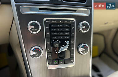 Внедорожник / Кроссовер Volvo XC60 2015 в 
