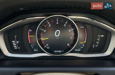 Внедорожник / Кроссовер Volvo XC60 2015 в 