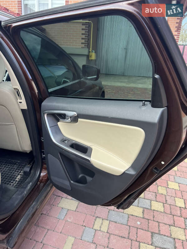 Внедорожник / Кроссовер Volvo XC60 2014 в Бучаче