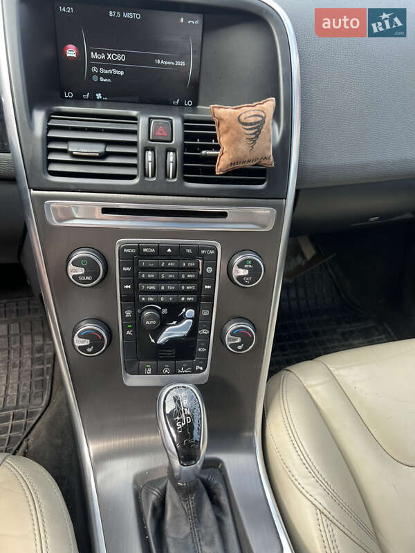 Внедорожник / Кроссовер Volvo XC60 2014 в Бучаче