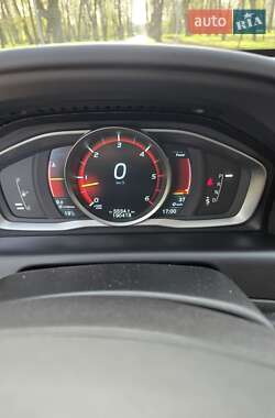 Позашляховик / Кросовер Volvo XC60 2015 в 