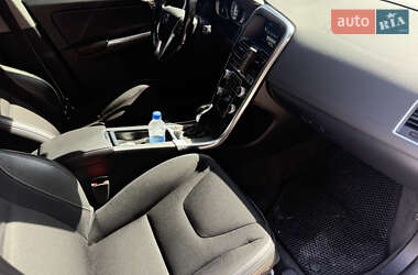 Внедорожник / Кроссовер Volvo XC60 2015 в 
