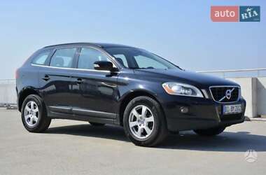 Внедорожник / Кроссовер Volvo XC60 2009 в 