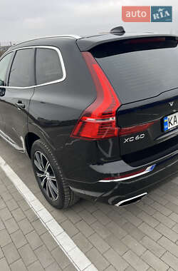 Внедорожник / Кроссовер Volvo XC60 2017 в 