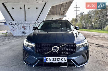 Внедорожник / Кроссовер Volvo XC60 2023 в 