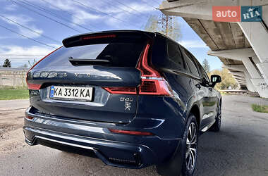 Внедорожник / Кроссовер Volvo XC60 2023 в 