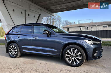 Внедорожник / Кроссовер Volvo XC60 2023 в 