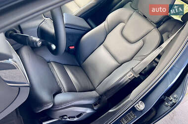 Внедорожник / Кроссовер Volvo XC60 2023 в 