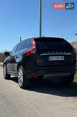 Внедорожник / Кроссовер Volvo XC60 2017 в 