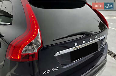 Позашляховик / Кросовер Volvo XC60 2017 в 