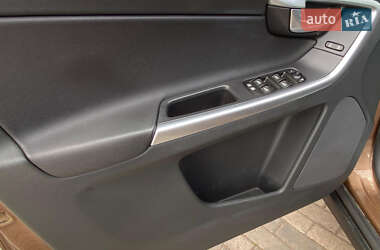 Внедорожник / Кроссовер Volvo XC60 2011 в 