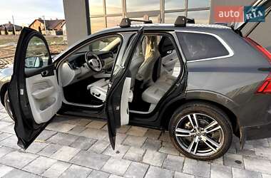 Внедорожник / Кроссовер Volvo XC60 2018 в 