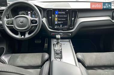 Позашляховик / Кросовер Volvo XC60 2018 в 