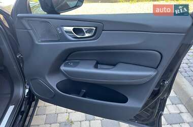 Внедорожник / Кроссовер Volvo XC60 2020 в 
