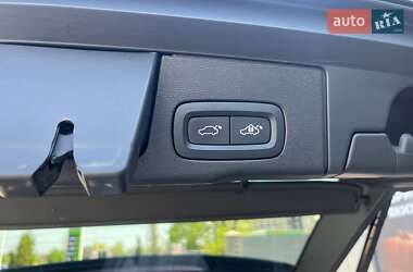 Внедорожник / Кроссовер Volvo XC60 2020 в 