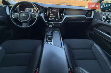 Позашляховик / Кросовер Volvo XC60 2019 в 