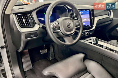 Внедорожник / Кроссовер Volvo XC60 2023 в 