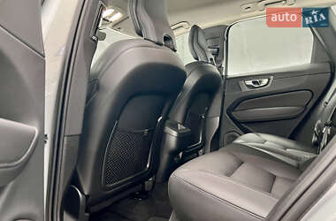 Внедорожник / Кроссовер Volvo XC60 2023 в 