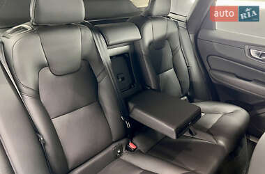 Внедорожник / Кроссовер Volvo XC60 2023 в 