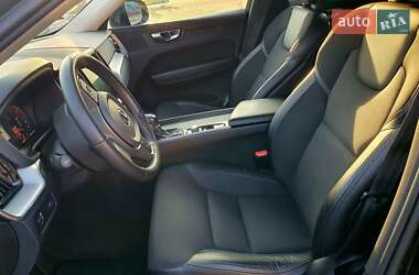 Внедорожник / Кроссовер Volvo XC60 2019 в 