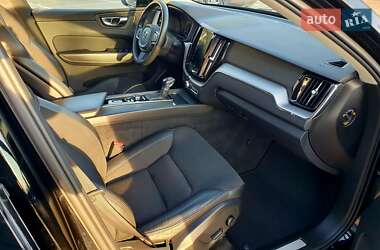Внедорожник / Кроссовер Volvo XC60 2019 в 