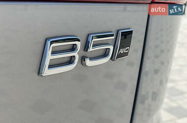 Внедорожник / Кроссовер Volvo XC60 2023 в 