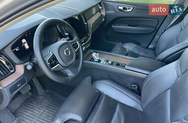 Внедорожник / Кроссовер Volvo XC60 2023 в 
