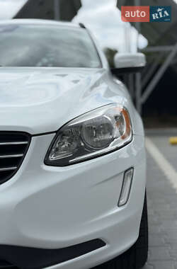 Внедорожник / Кроссовер Volvo XC60 2015 в 