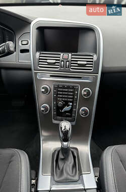Внедорожник / Кроссовер Volvo XC60 2015 в 