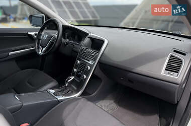 Внедорожник / Кроссовер Volvo XC60 2015 в 