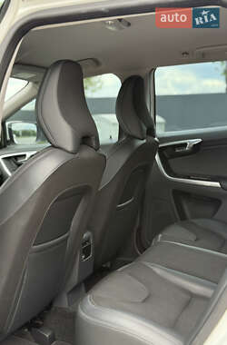 Внедорожник / Кроссовер Volvo XC60 2015 в 